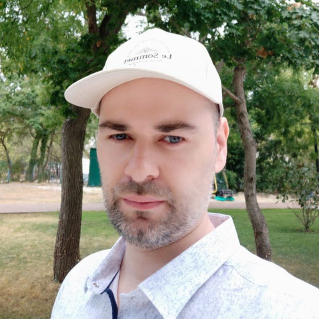 Женя Гусев